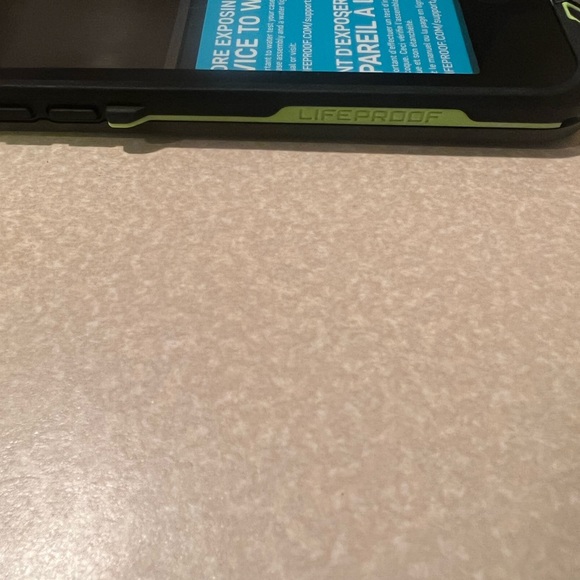 LIFEPROOF Protective Case for iPhone 7 - New - Colors: Black and Neon Green - Picture 5 of 6